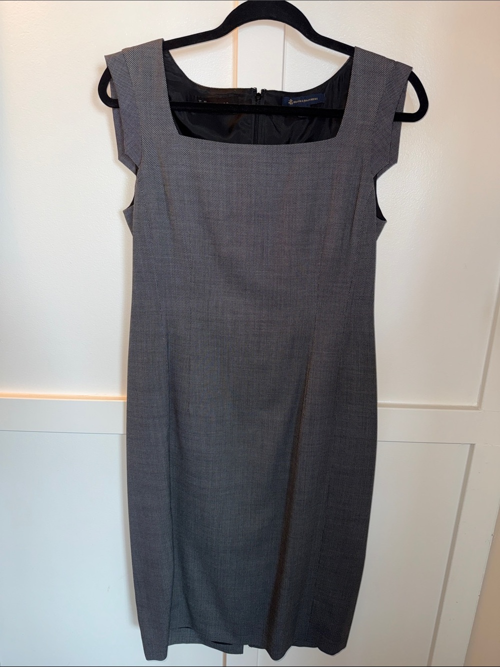 Brooks Brothers Classic Gray Sheath Dress - Women's Professional Dress